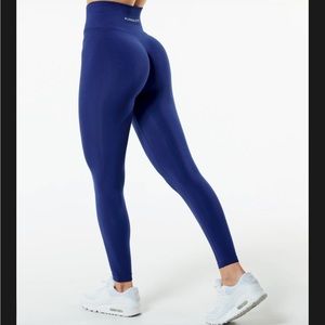 NWT alphalete amplify leggings true indigo blue size medium. original packaging